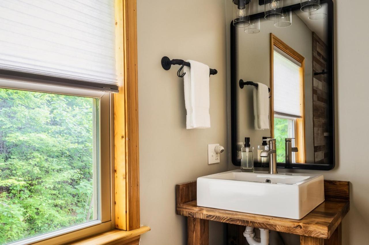 Mountainside - New Luxury Cabin-Fire Table-Hot Tub-3 Pools-Ps5-Bears Gatlinburg Exterior photo