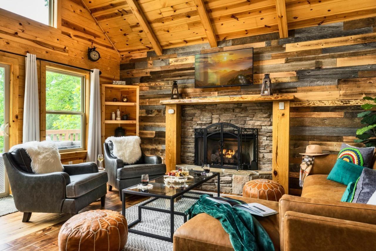 Mountainside - New Luxury Cabin-Fire Table-Hot Tub-3 Pools-Ps5-Bears Gatlinburg Exterior photo