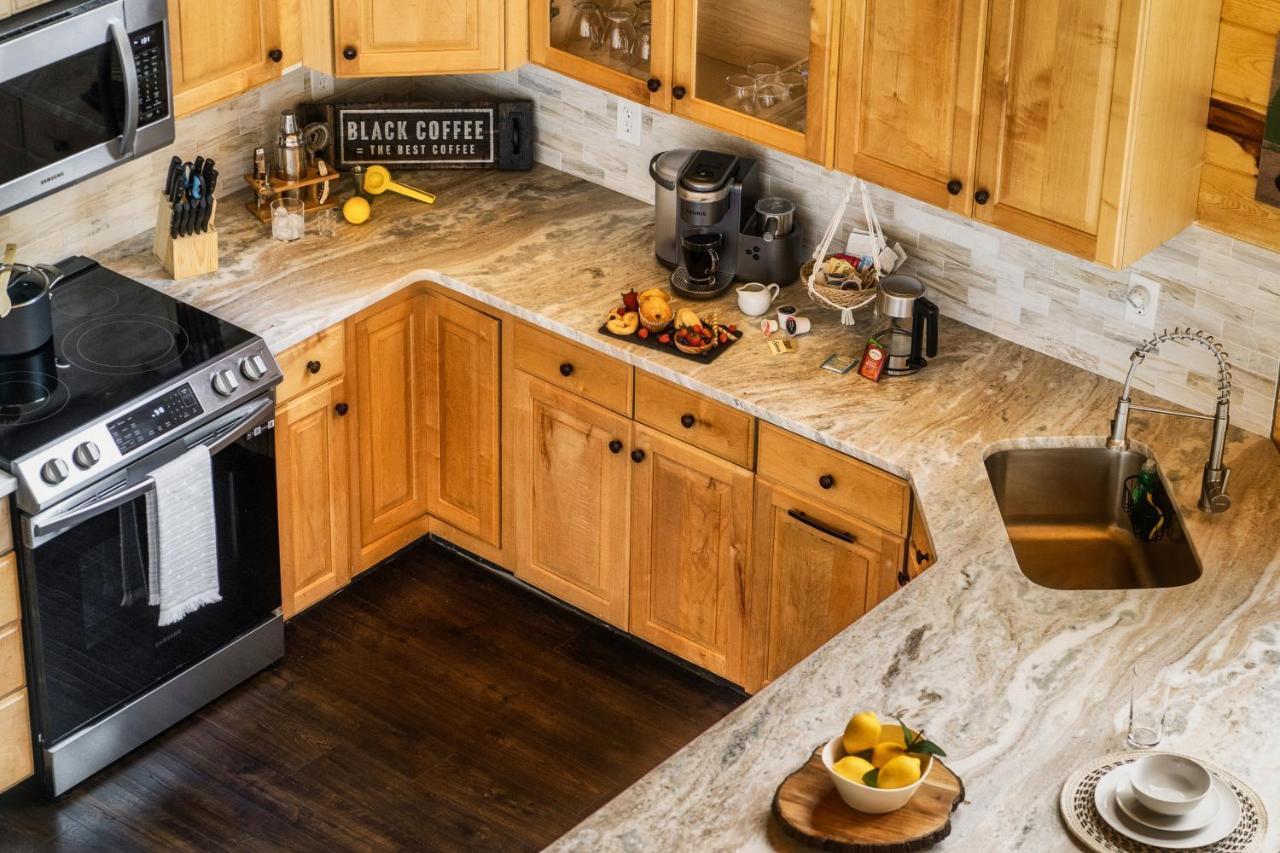 Mountainside - New Luxury Cabin-Fire Table-Hot Tub-3 Pools-Ps5-Bears Gatlinburg Exterior photo