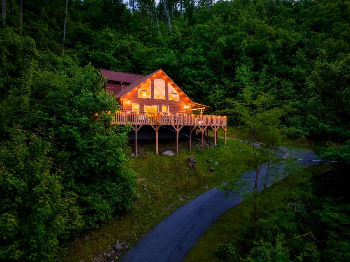 Mountainside - New Luxury Cabin-Fire Table-Hot Tub-3 Pools-Ps5-Bears Gatlinburg Exterior photo